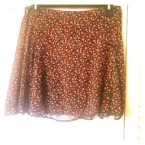 Adorable floral mini skirt!